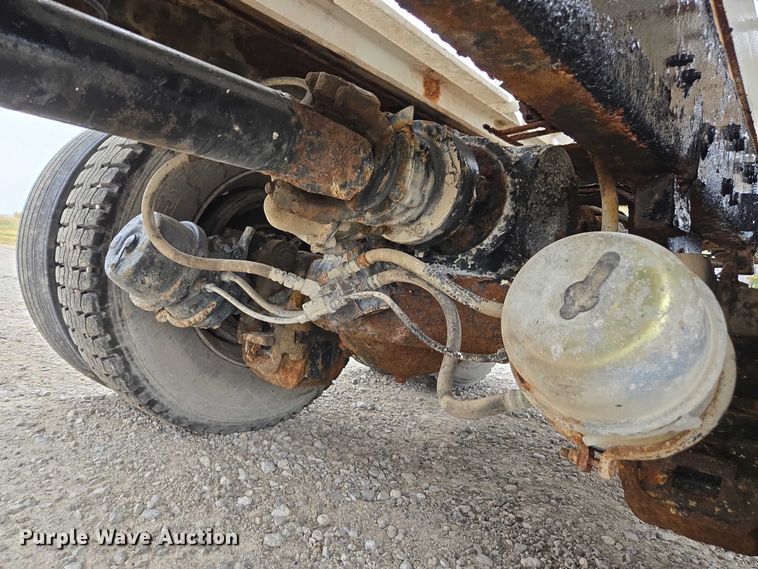 image for item EV4381 1997 Mack RD690S fertilizer delivery truck