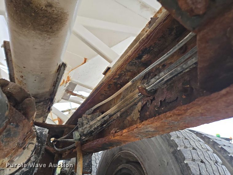 image for item EV4381 1997 Mack RD690S fertilizer delivery truck