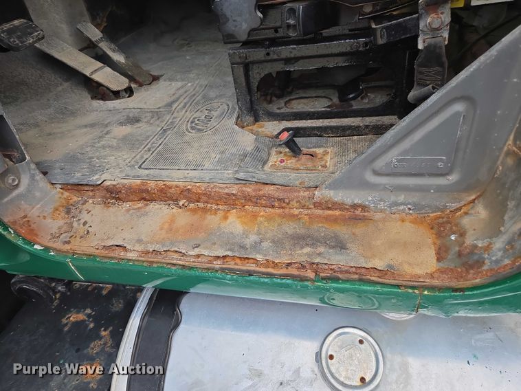 image for item EV4381 1997 Mack RD690S fertilizer delivery truck