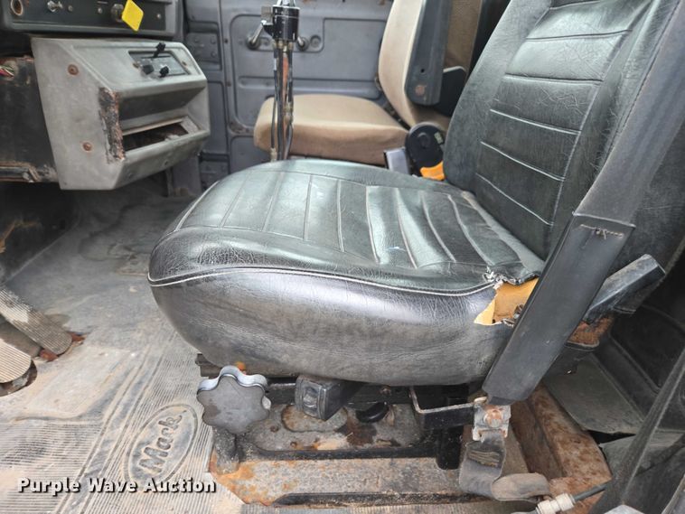 image for item EV4381 1997 Mack RD690S fertilizer delivery truck