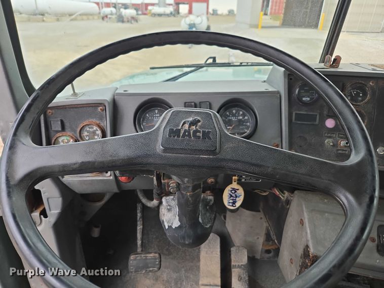 image for item EV4381 1997 Mack RD690S fertilizer delivery truck