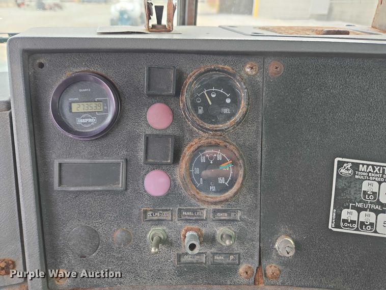 image for item EV4381 1997 Mack RD690S fertilizer delivery truck