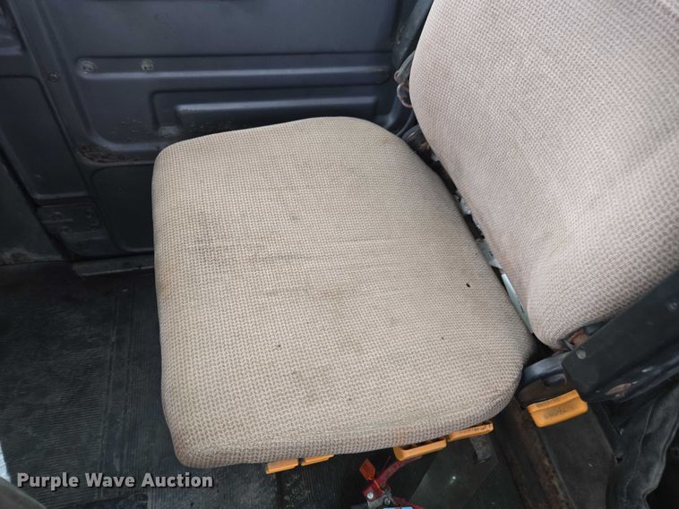 image for item EV4381 1997 Mack RD690S fertilizer delivery truck