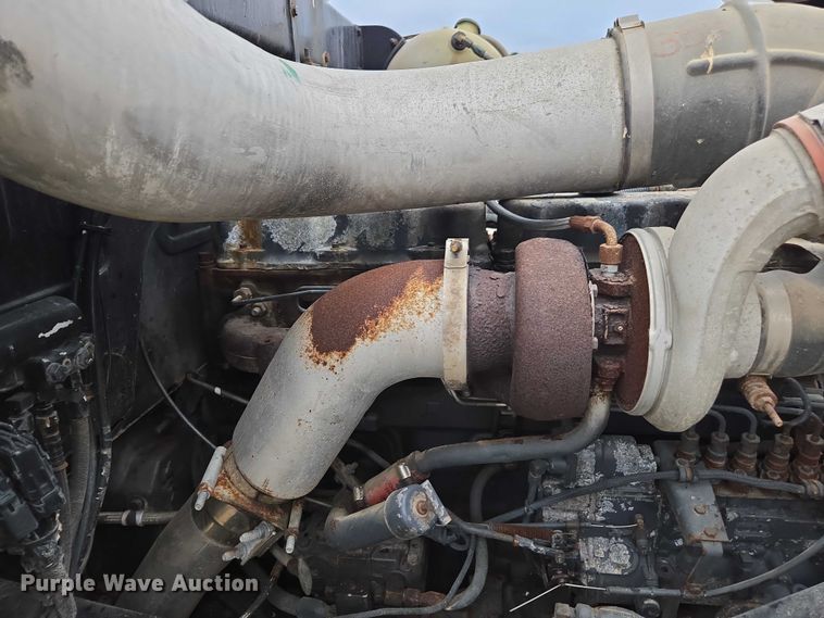 image for item EV4381 1997 Mack RD690S fertilizer delivery truck