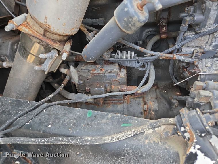 image for item EV4381 1997 Mack RD690S fertilizer delivery truck