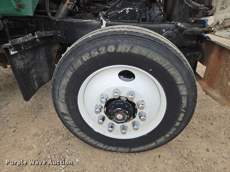 image for item EV4381 1997 Mack RD690S fertilizer delivery truck