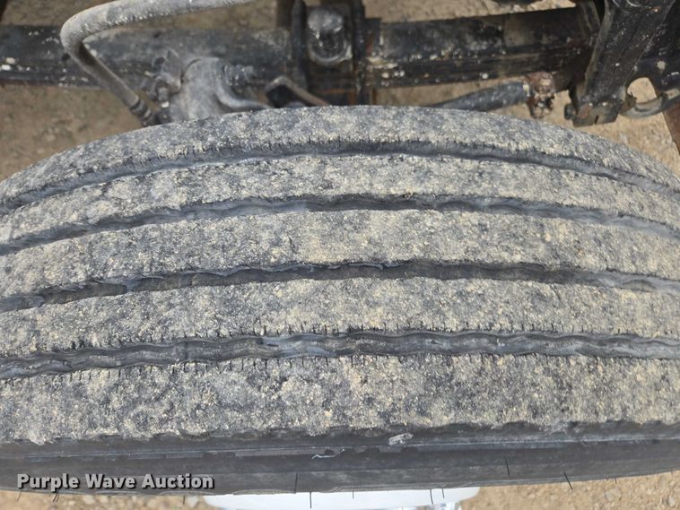 image for item EV4381 1997 Mack RD690S fertilizer delivery truck