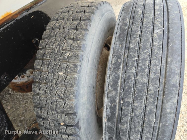 image for item EV4381 1997 Mack RD690S fertilizer delivery truck