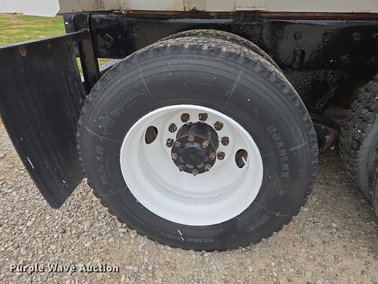 image for item EV4381 1997 Mack RD690S fertilizer delivery truck