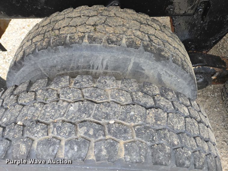 image for item EV4381 1997 Mack RD690S fertilizer delivery truck