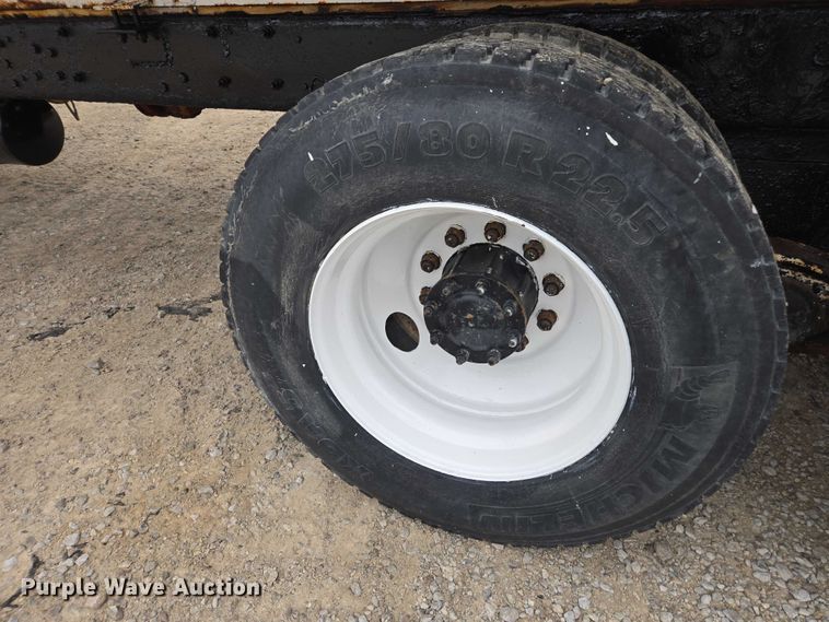 image for item EV4381 1997 Mack RD690S fertilizer delivery truck