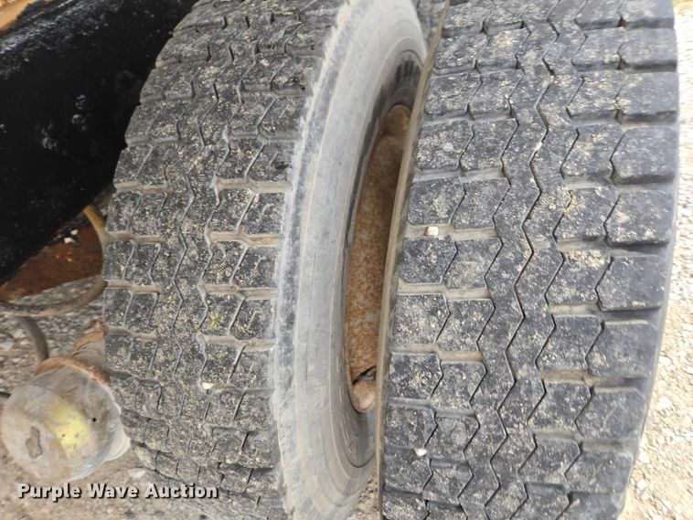 image for item EV4381 1997 Mack RD690S fertilizer delivery truck