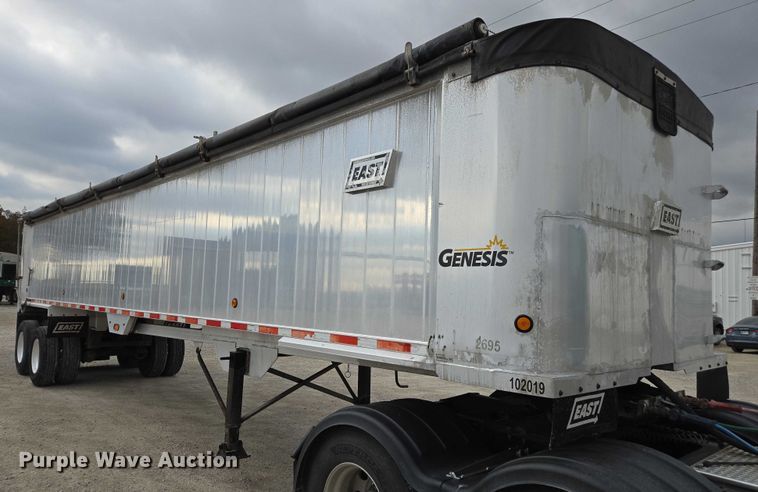 image for item EV4382 2007 East Genesis end dump trailer