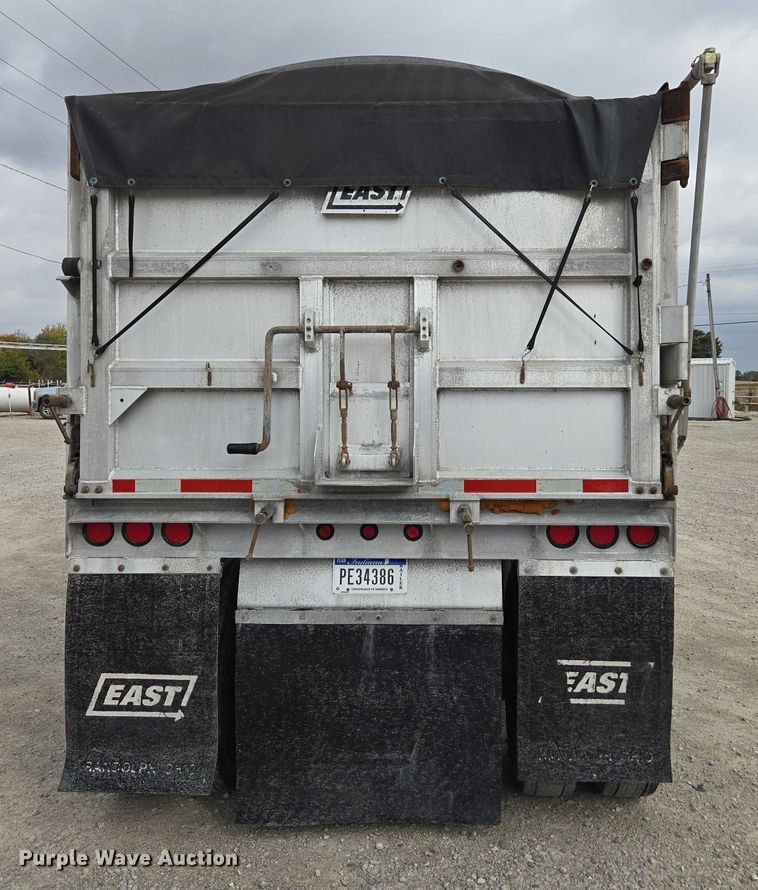 image for item EV4382 2007 East Genesis end dump trailer
