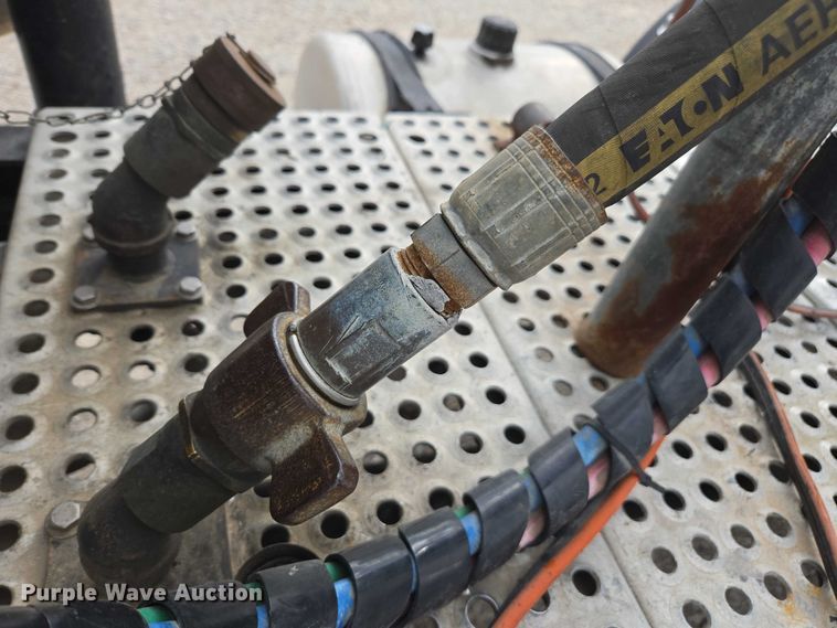 image for item EV4382 2007 East Genesis end dump trailer