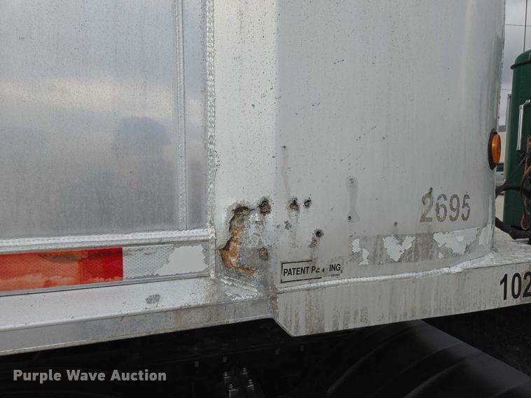 image for item EV4382 2007 East Genesis end dump trailer