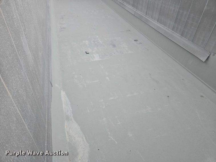 image for item EV4382 2007 East Genesis end dump trailer