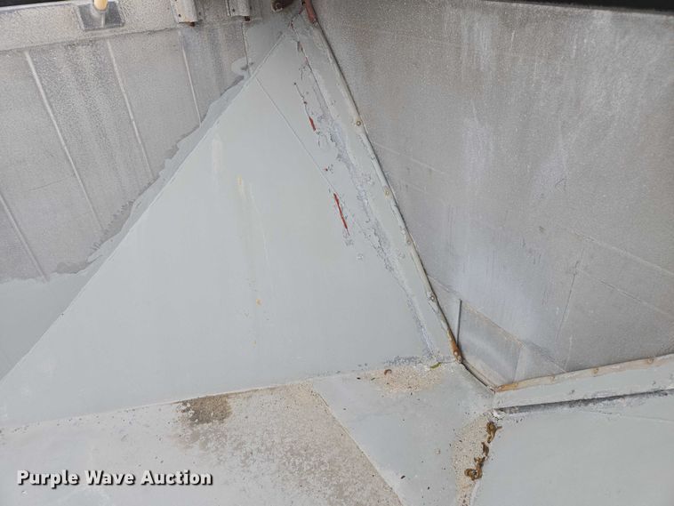 image for item EV4382 2007 East Genesis end dump trailer