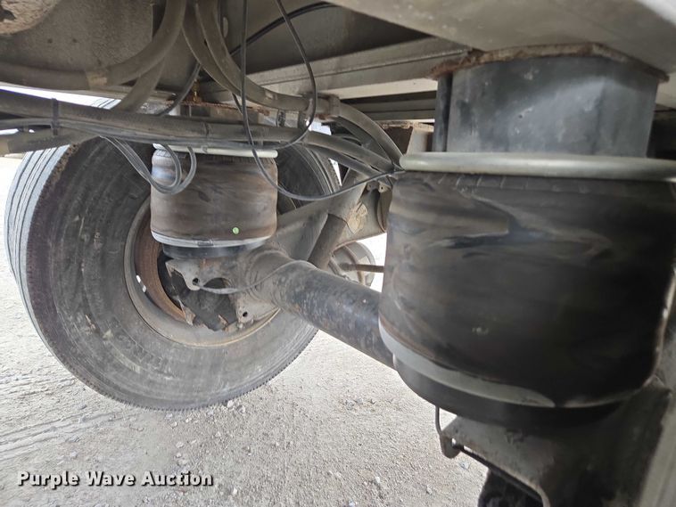 image for item EV4382 2007 East Genesis end dump trailer