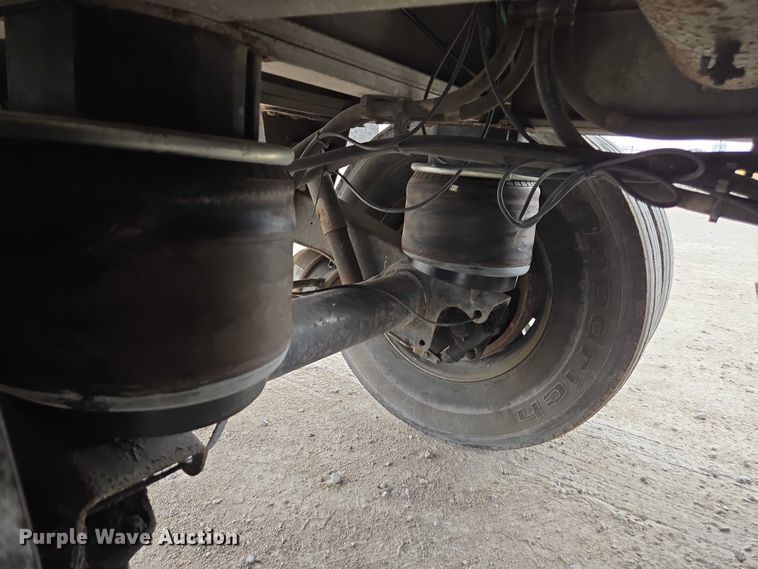 image for item EV4382 2007 East Genesis end dump trailer