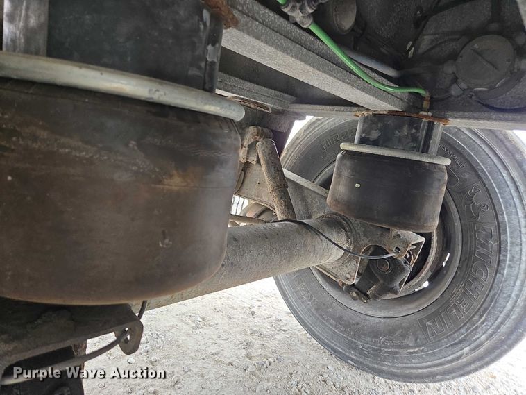 image for item EV4382 2007 East Genesis end dump trailer