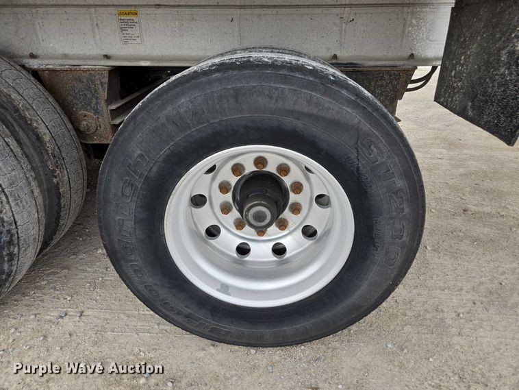 image for item EV4382 2007 East Genesis end dump trailer