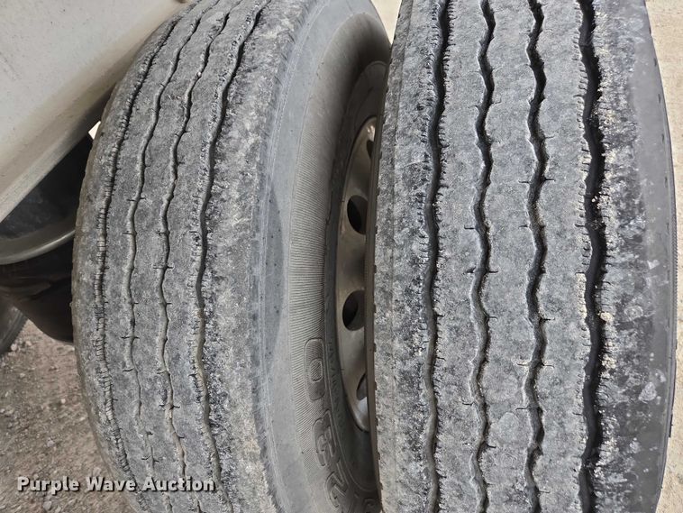 image for item EV4382 2007 East Genesis end dump trailer