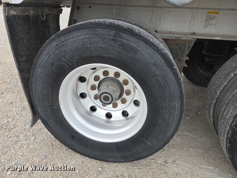 image for item EV4382 2007 East Genesis end dump trailer