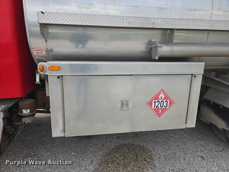 image for item EV4384 2003 Kenworth T300 fuel truck