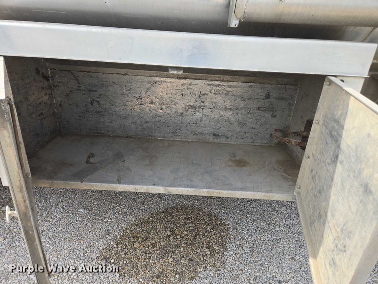 image for item EV4384 2003 Kenworth T300 fuel truck