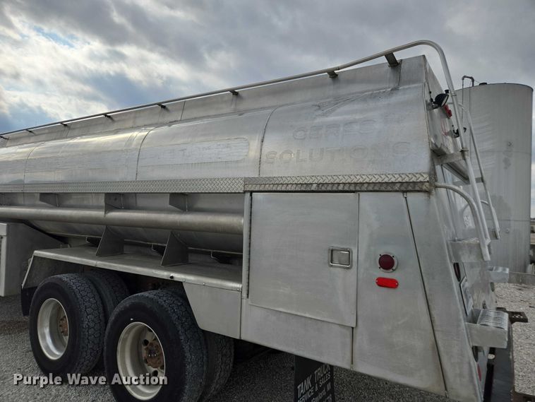 image for item EV4384 2003 Kenworth T300 fuel truck