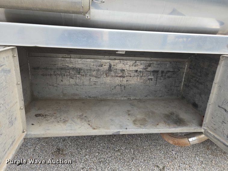 image for item EV4384 2003 Kenworth T300 fuel truck