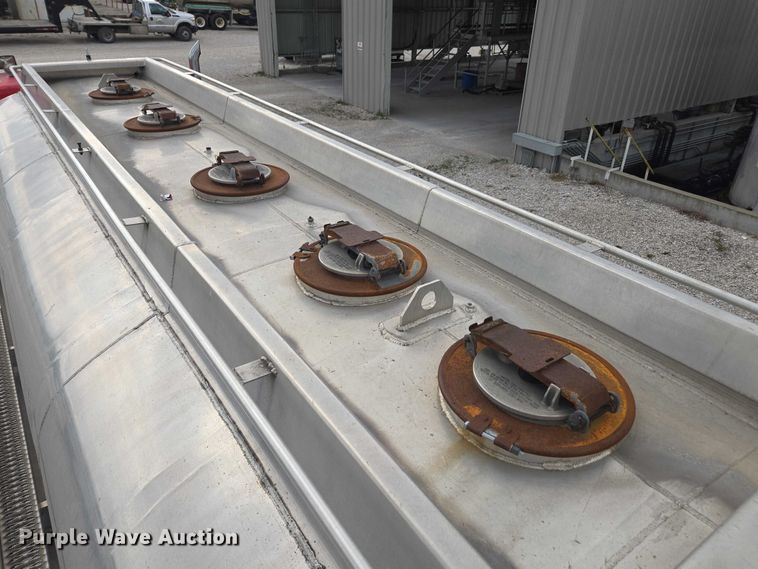 image for item EV4384 2003 Kenworth T300 fuel truck