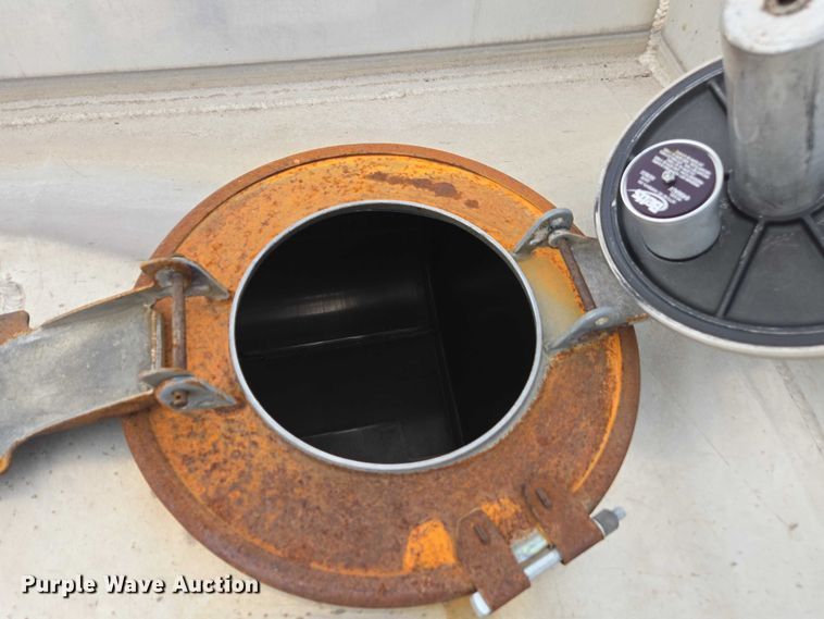 image for item EV4384 2003 Kenworth T300 fuel truck