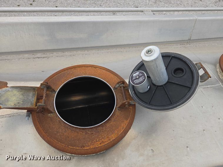 image for item EV4384 2003 Kenworth T300 fuel truck