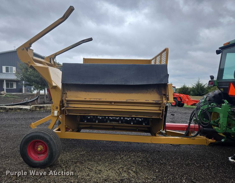 image for item EV5447 Haybuster 2650 bale processor