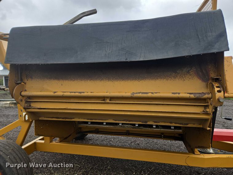 image for item EV5447 Haybuster 2650 bale processor