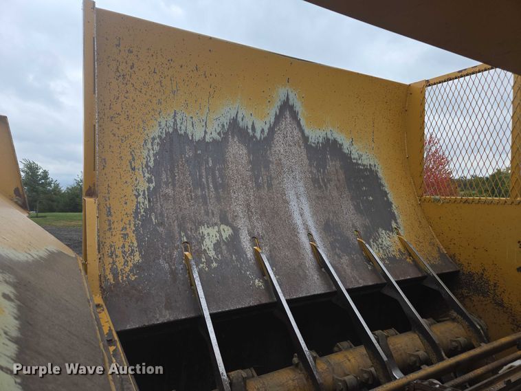 image for item EV5447 Haybuster 2650 bale processor