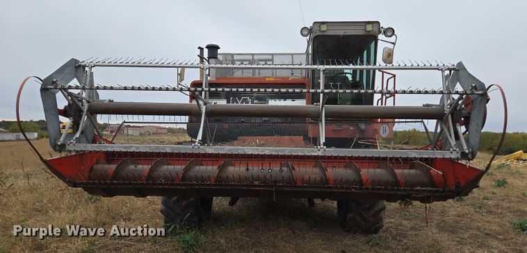 image for item EV5476 1984 Massey Ferguson 860 combine