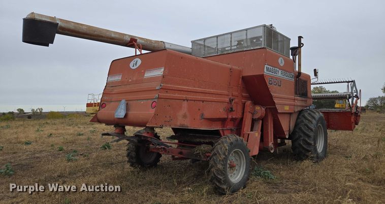 image for item EV5476 1984 Massey Ferguson 860 combine