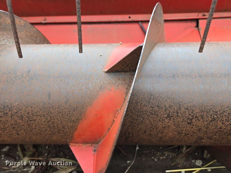 image for item EV5476 1984 Massey Ferguson 860 combine