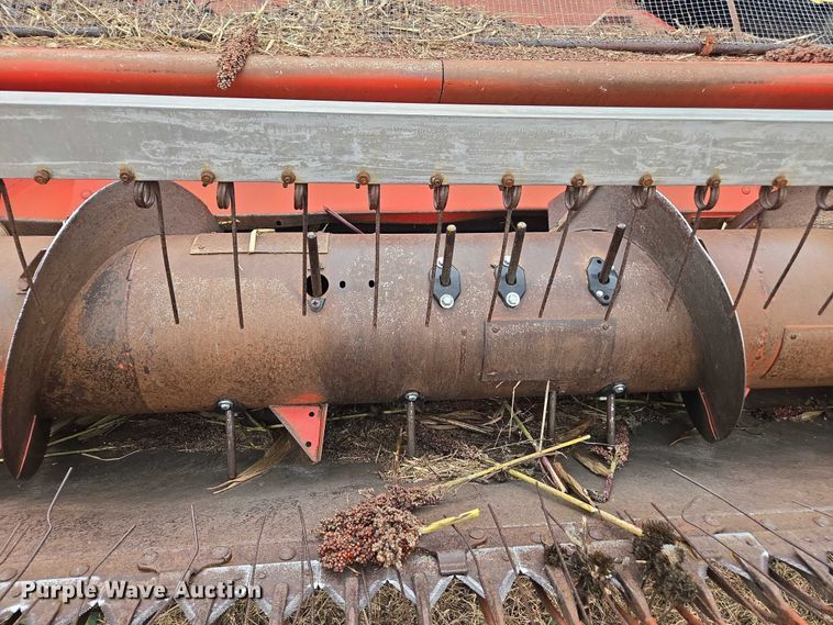 image for item EV5476 1984 Massey Ferguson 860 combine