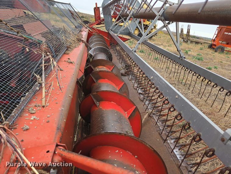 image for item EV5476 1984 Massey Ferguson 860 combine