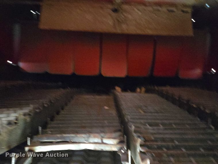 image for item EV5476 1984 Massey Ferguson 860 combine