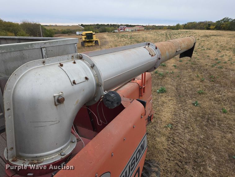 image for item EV5476 1984 Massey Ferguson 860 combine