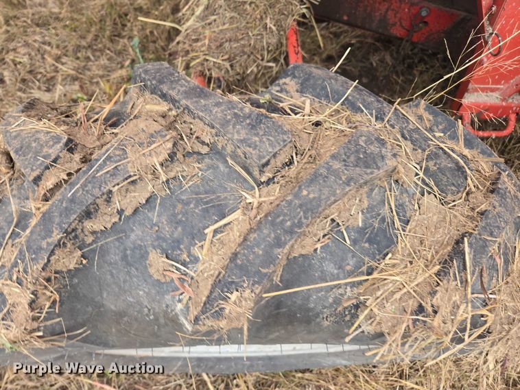 image for item EV5476 1984 Massey Ferguson 860 combine