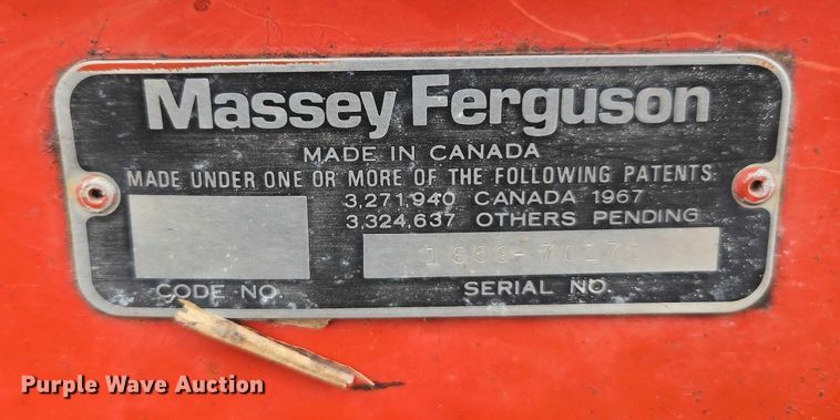 image for item EV5476 1984 Massey Ferguson 860 combine