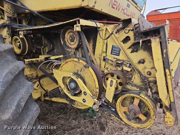 image for item EV5477 New Holland TR95 combine