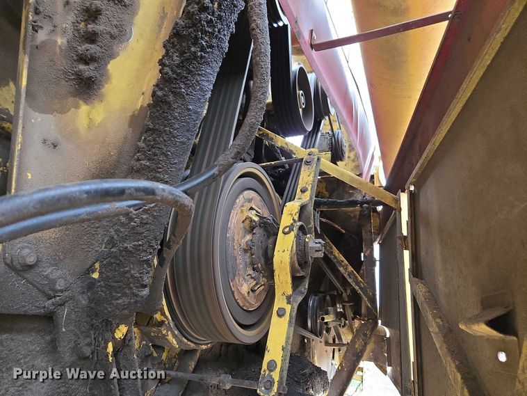 image for item EV5477 New Holland TR95 combine