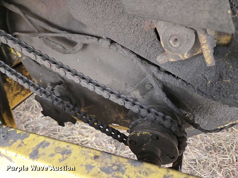 image for item EV5477 New Holland TR95 combine